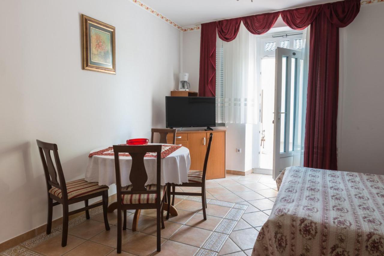 Anna Apartment