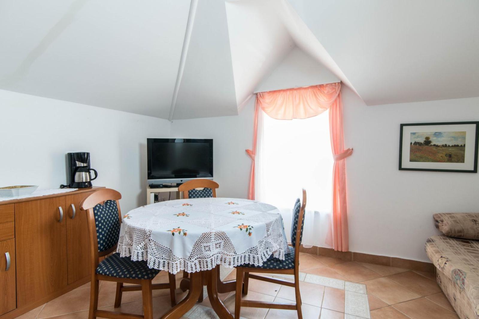 Anna Apartment *